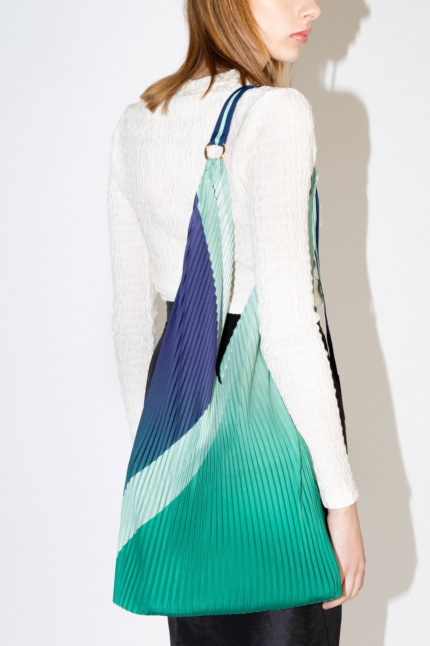 PLISSIERTE J-TASCHE MONICA GREEN