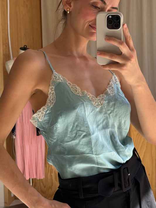 Top Suzanna